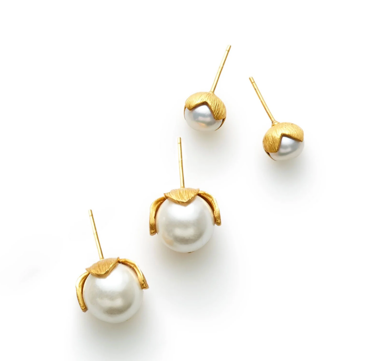 Penelope Stud: Pearl