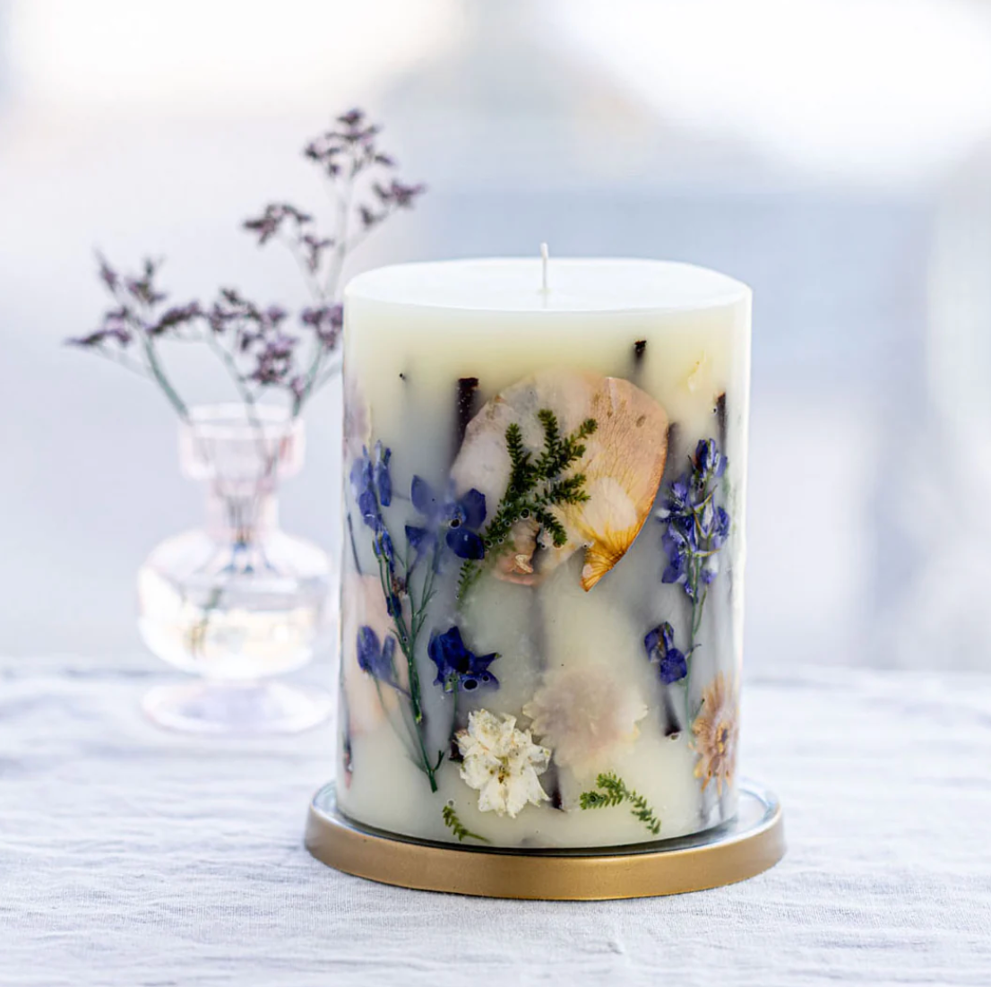 Vanilla Rain Medium Round Botanical Candle