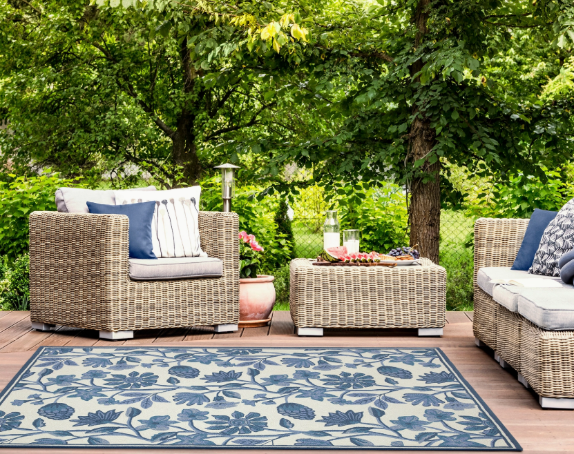 Capri Floral Vine Indoor/Outdoor Rug