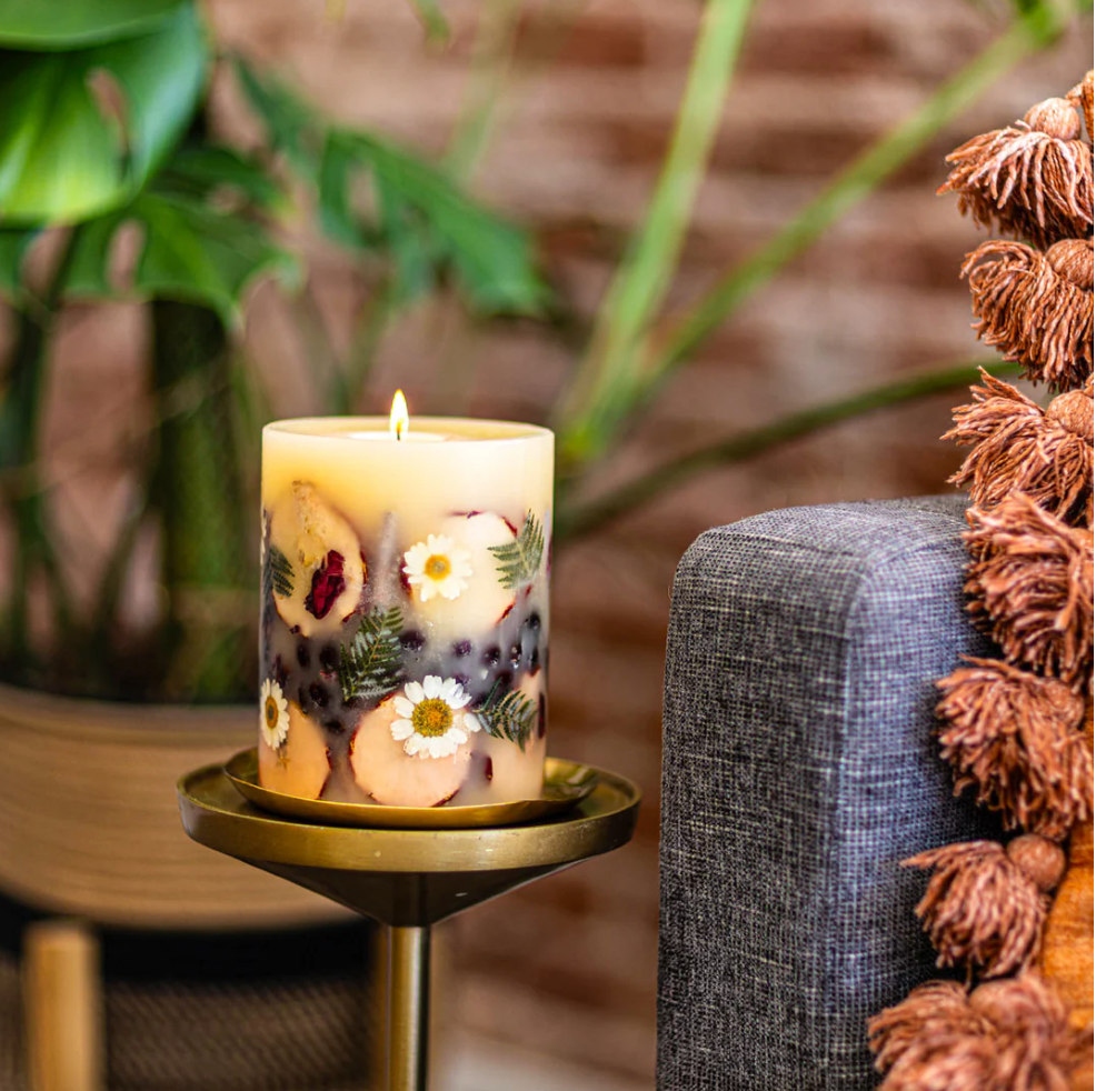 Spicy Apple Medium Round Botanical Candle