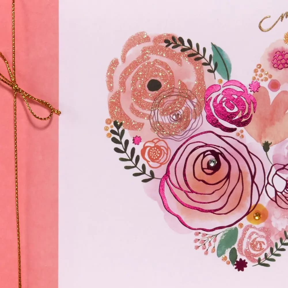 Mom Flower Heart Mother's Day Card