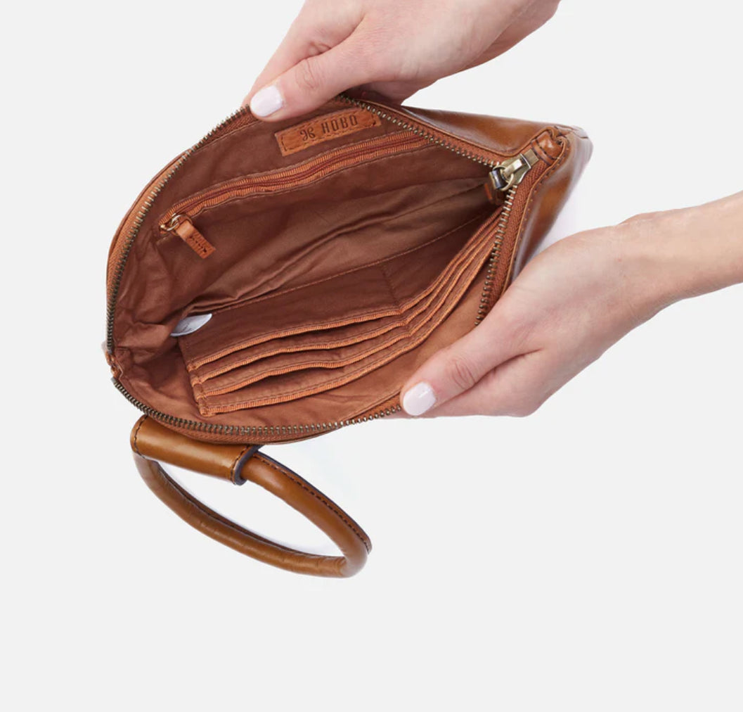 Sable Wristlet - Truffle