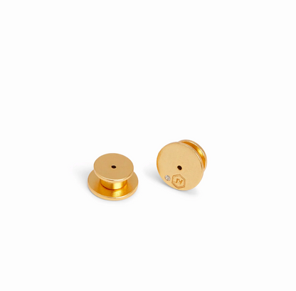 Bee Cameo Stud