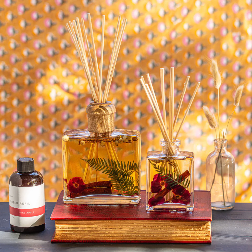 Spicy Apple 4 oz Botanical Diffuser