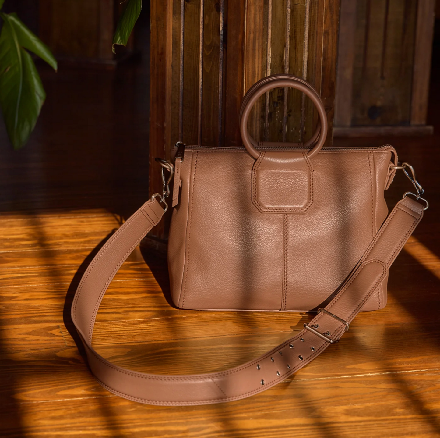 Sheila Medium Satchel - Brown Sugar