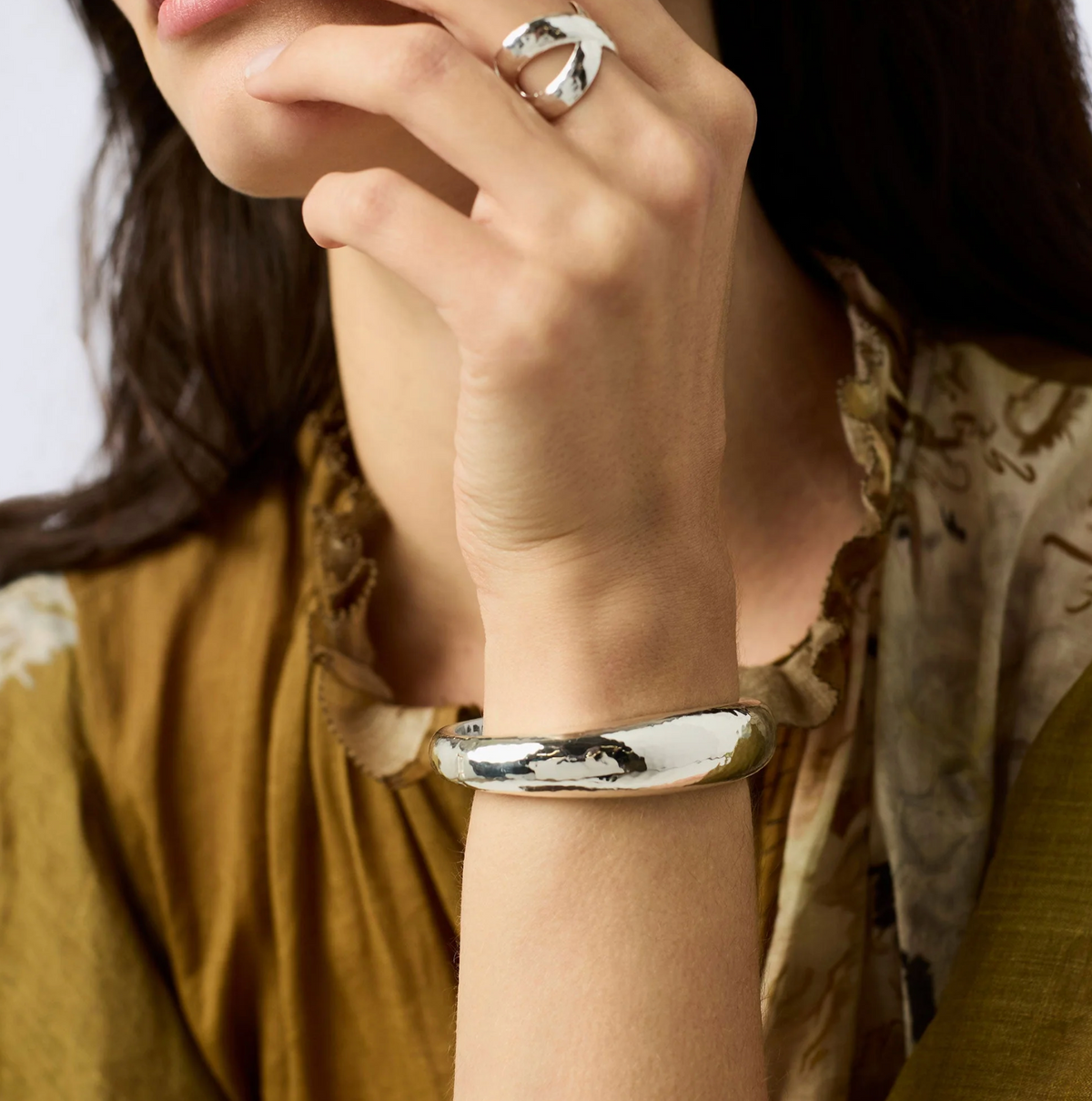 Catalina Demi Hinge Bangle